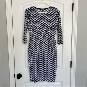 Rephyllis Navy Blue & White Zig Zag Form Fitting 3/4 Sleeve Dress Size Small